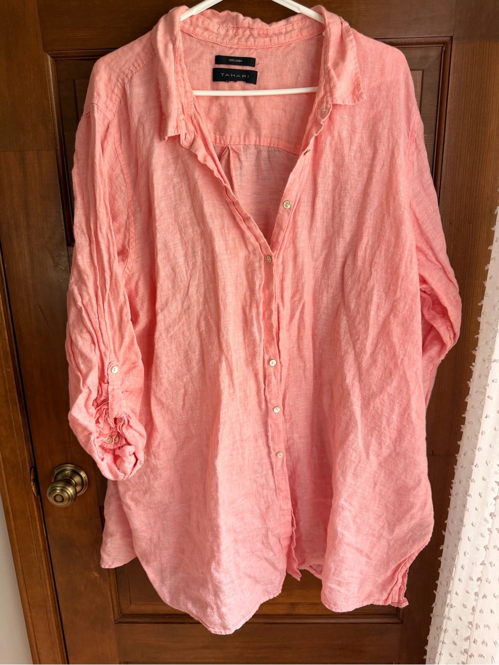 TAHARI LINEN BUTTON DOWN SHIRT
